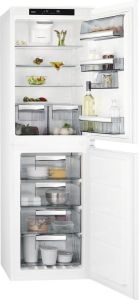 Aeg SCE818E6NS Integrated No Frost fridge freezer, Twin Tech, 50:50 split